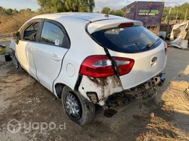 Foco trasero kia rio 5 2013