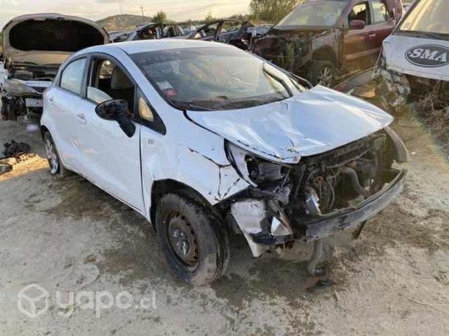 Muñón kia rio 5 2013