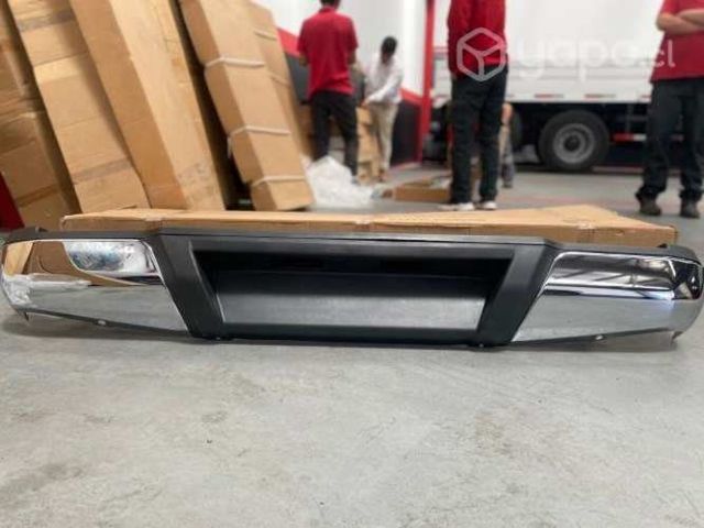 Parachoque trasero nissan np300