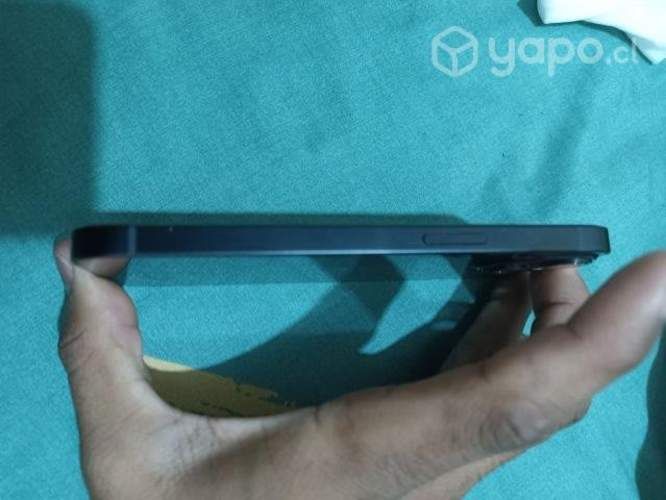 IPhone 13, 128GB con su caja y su cable original