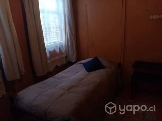 Arriendo pieza con baño