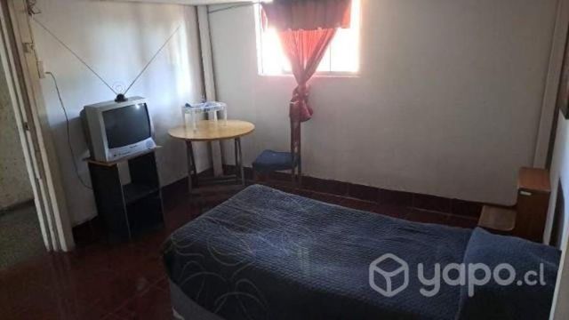 Arriendo pieza amoblada a persona sola