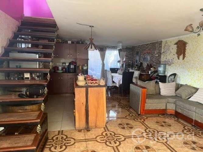 Vendo casa de dos pisos