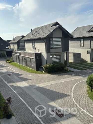 Se arrienda habitación amoblada