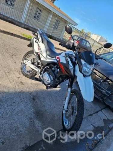 Se vende moto año 2022