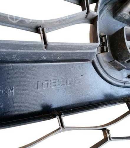 Máscara Mazda BT Con Detalle