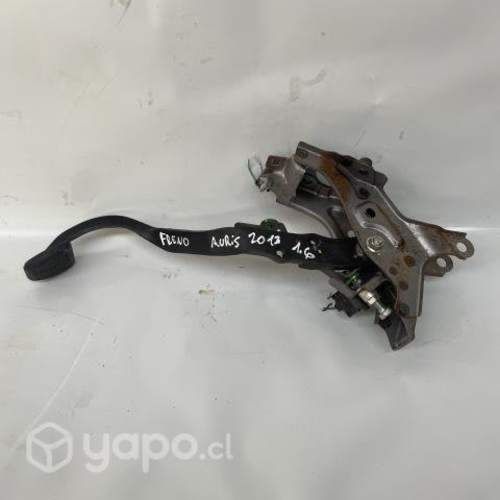 Pedal freno Toyota Auris 1.6 Mt 2013