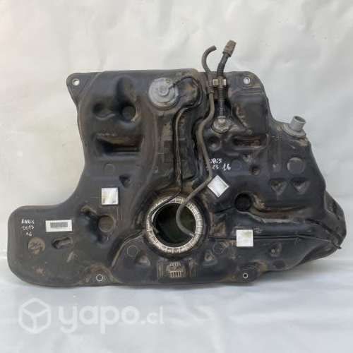 Estanque vencina Toyota Auris 1.6 Mt 2013