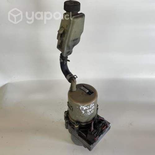 Bomba direccion Mazda 3 2.0 2015