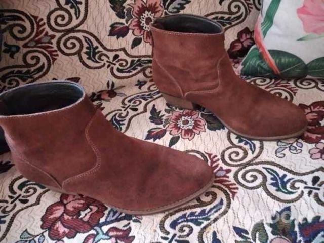 Botas CHALADA y botin SKECHERS