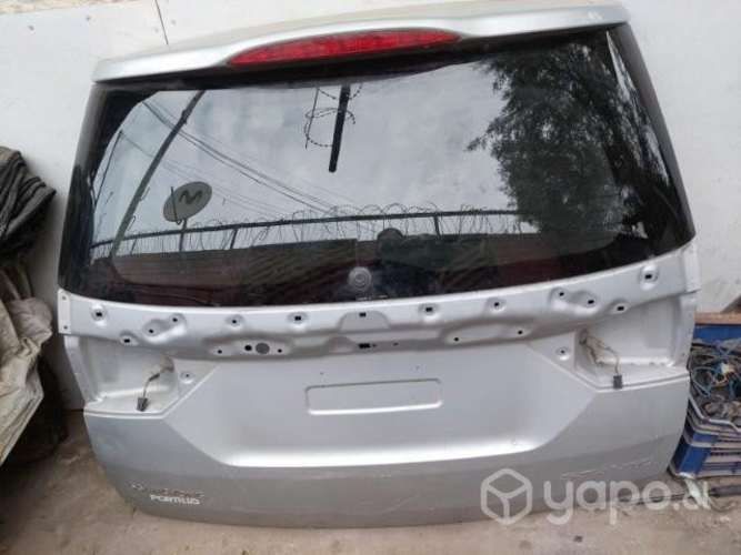 Puerta der y portalón ssangyong stavic