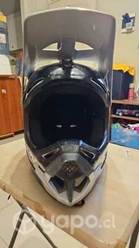 Casco marca 100% modelo aircraft