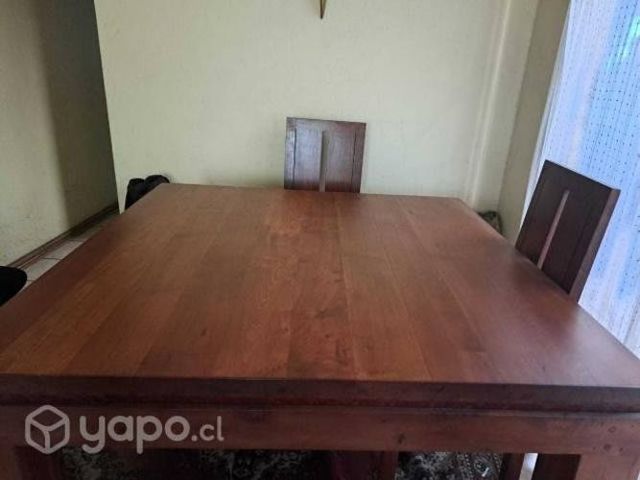 Hermosa mesa de roble casi nueva