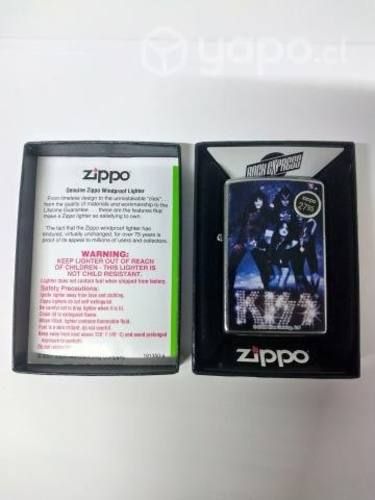 Encendedor ZIPPO KISS del 2009 Nuevo En su caja