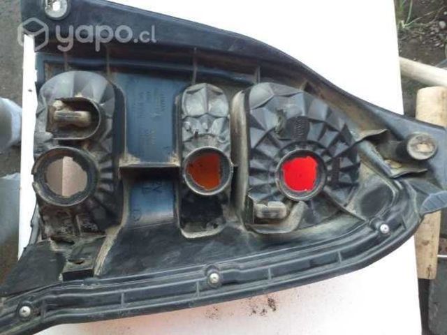 Foco trasero lado izquierdo Suzuki alto 800