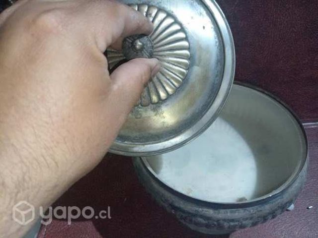 Antigua olla decorativa con tapa marca Bellini