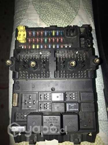 Caja completa de fusible con computador