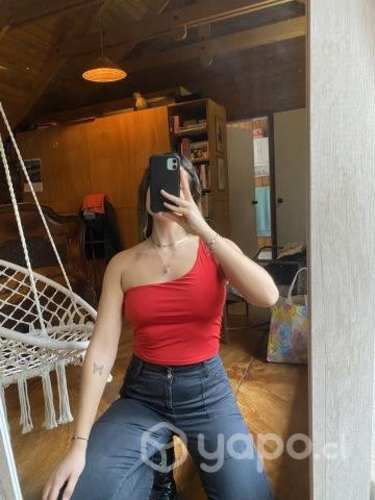 Top asimétrico rojo