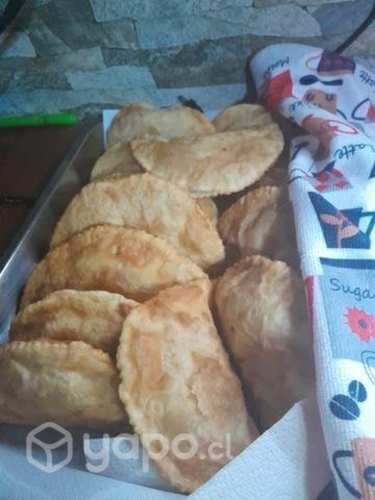 Empanadas de carne picada y empanadas de mariscos