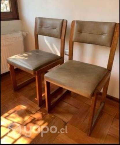 Silla de madera. Hay 3 disponibles. Precio x unida