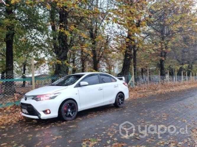 Toyota Yaris 2015
