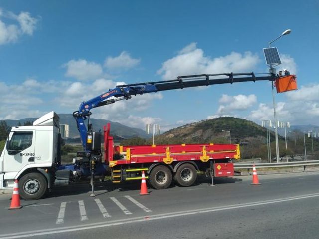 Servicio de camion pluma