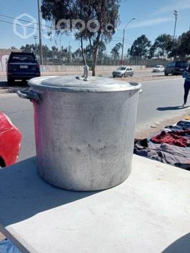 Olla a presión 10 y fondo a 25