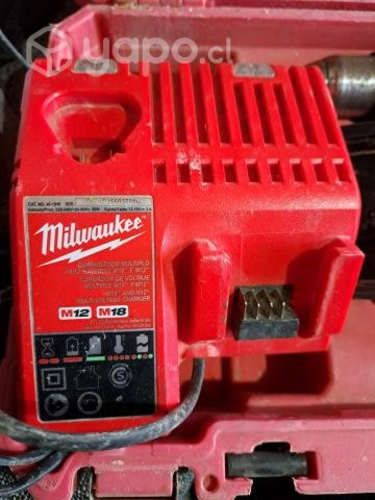 Cargador batería milwauukee