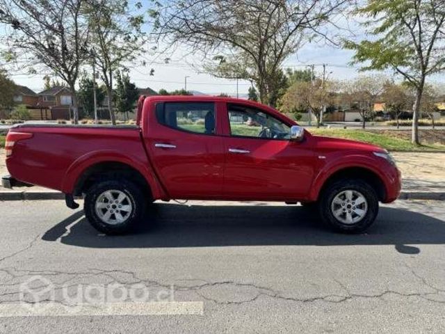 Vendo camioneta Mitsubishi L200 4*4 Katana