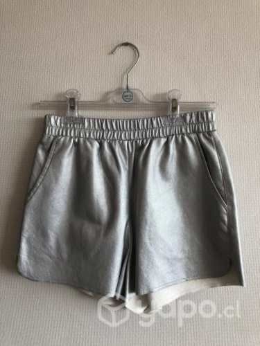Shorts plateados foster