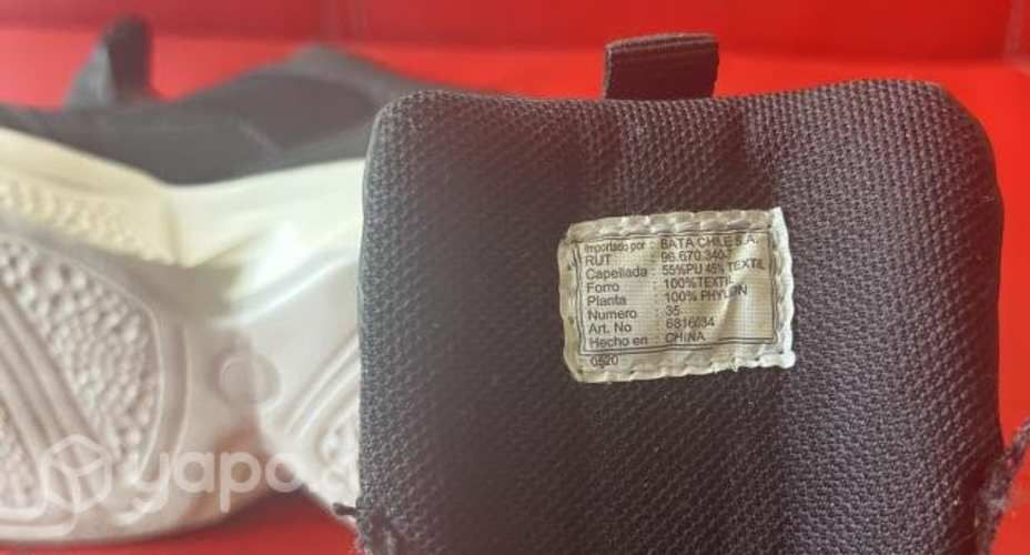 Vendo zapatillas north star nuevas talla 35