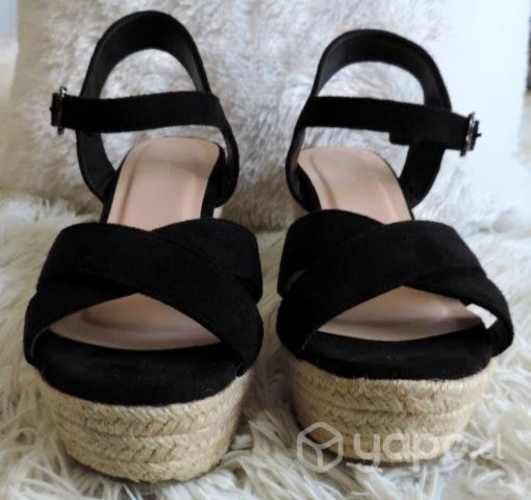 Sandalias Negras Taco Rafia