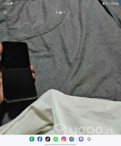Z flip 4 de 256 gigas detalle abre al 90%