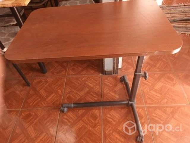 Mesa auxiliar reclinable