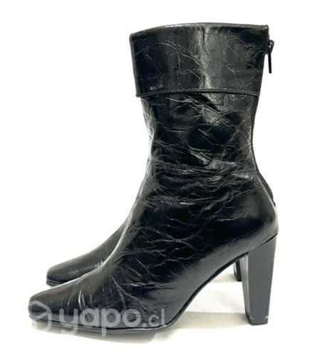 Botín 100% Cuero Textura Marca Carducci N*35 Negro