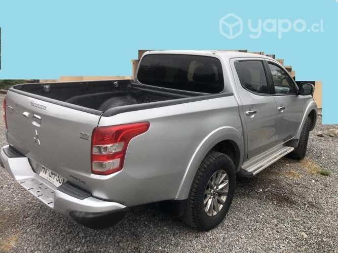 Mitsubishi l200 2016