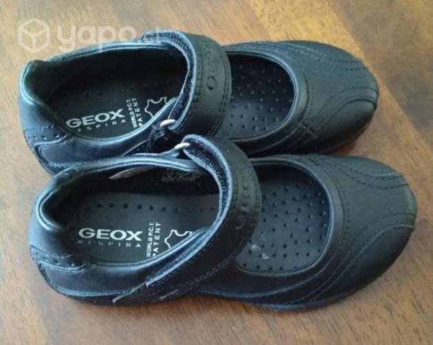 Zapatos negros GEOX 27 Nuevos