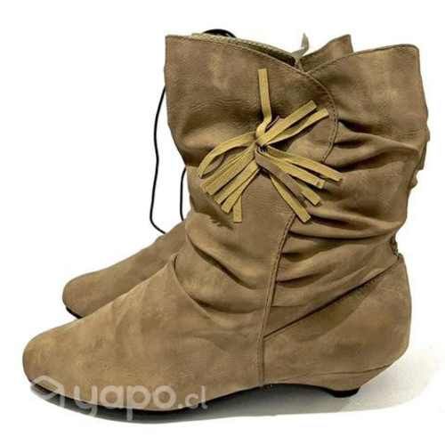 Botín 100% Sintético Marca Dom N*35 Café Claro