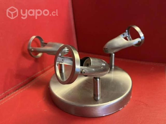 Lámpara apliqué triple dicroico