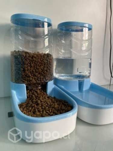 Dispensadores de comida y agua