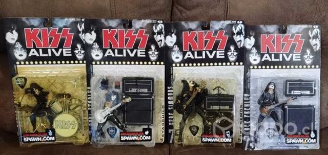 Figuras Kiss Alive marca mcfarlane