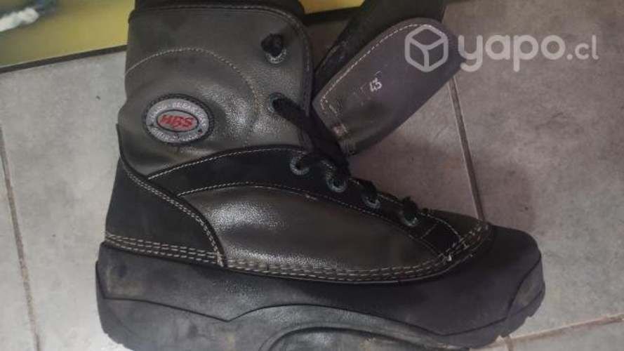 Tabla de Snowboard completa con botas + Casco .