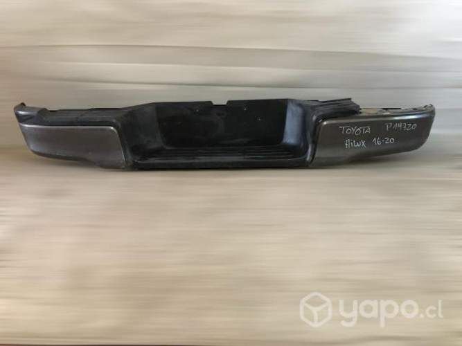 Parachoque trasero Toyota Hilux 2016 2020
