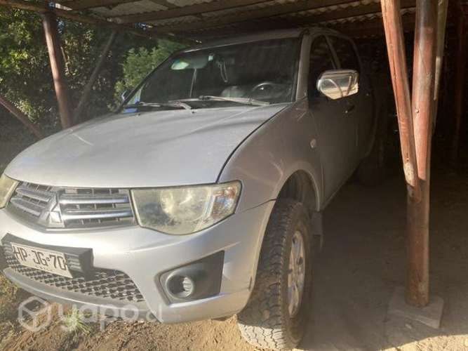 Camioneta Mitsubishi L200, 4x4