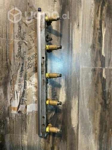 Riel de inyección Volvo S40 2.4 V-50 año 05/10