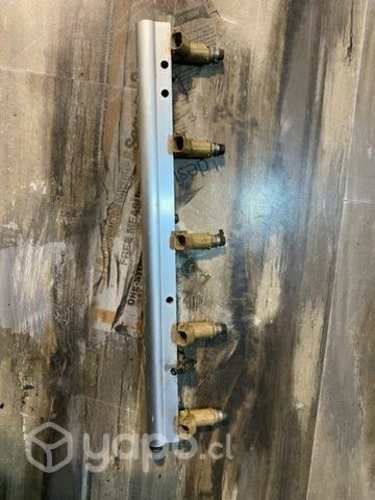 Riel de inyección Volvo S40 2.4 V-50 año 05/10