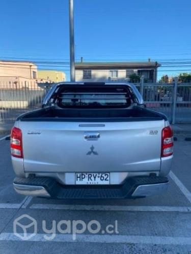 VENDO Camioneta Mitsubishi L200