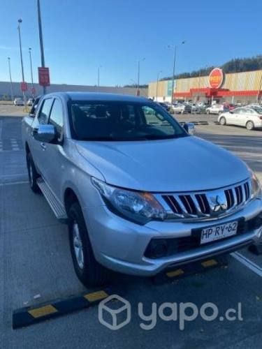 VENDO Camioneta Mitsubishi L200