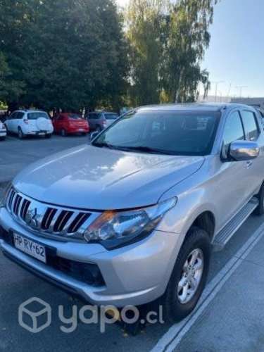 VENDO Camioneta Mitsubishi L200