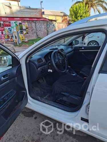 Volkswagen golf station 2013